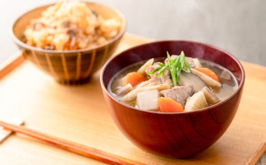 【6ヶ月定期便】焼くだけ総菜 肉の卸 石井 豚うま焼肉 約2.4kg(約300g×8)×6回 計約14.4kg / 6回定期便 豚肉 肩ロース ロース 豚ロース お肉 肉 簡単調理 味付き 味付き肉 たれ漬け おかず 総菜 惣菜 グルメ ご飯のお供 定期便 岡山県 美咲町 冷凍