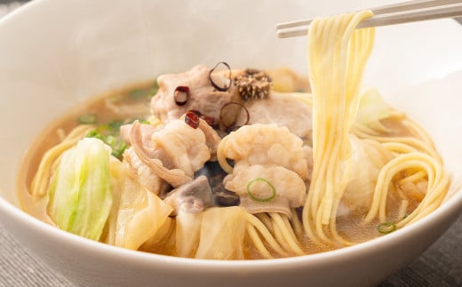【3ヶ月定期便】焼くだけ総菜 肉の卸 石井 牛ホルモン 約1.8kg(約300g×6)×3回 計約5.4kg / 3回定期便 ホルモン 牛肉 お肉 肉 簡単調理 味付き たれ漬け おかず 総菜 惣菜 グルメ 定期便 岡山県 美咲町 冷凍